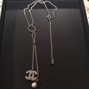 Crystal CC w/Pearl Silver tone Necklace
